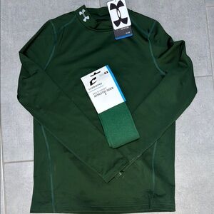 NWT Under Armour Dk Grn Fitted Cold Gear Performance Top/Athletic Sock Bundle